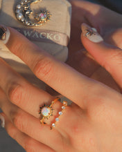 Load image into Gallery viewer, Solar-Opal Ring