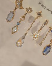 Load image into Gallery viewer, 8 AWN STAR - Gold Earrings