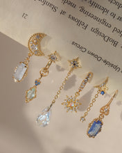 Load image into Gallery viewer, CASTLE - Gold Earrings