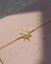 Load image into Gallery viewer, 8 AWN STAR - Gold Bracelet โฆ 925 Silver โข