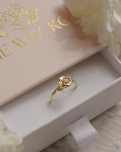 將圖片載入圖庫檢視器 June • Rose - Birth Flower Ring