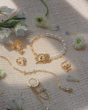 Load image into Gallery viewer, Blossomy - Toggle Bracelet