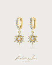 Load image into Gallery viewer, 8 AWN STAR - Gold Earrings