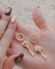 Load image into Gallery viewer, FAIRY GLOW KEY - Gold Earrings