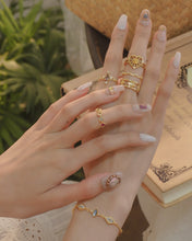 將圖片載入圖庫檢視器 Cave - Gold Ring