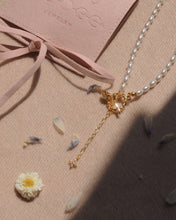將圖片載入圖庫檢視器 Blossomy - Pearl Necklace