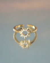 Load image into Gallery viewer, Daylight - Gold Ring