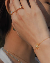 Load image into Gallery viewer, 8 AWN STAR - Gold Bracelet โฆ 925 Silver โข