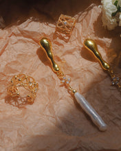 Load image into Gallery viewer, Pearl Poetry - 18KGP Earrings