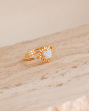 Load image into Gallery viewer, Solar-Opal Ring