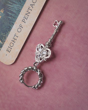 將圖片載入圖庫檢視器 FAIRY GLOW KEY - Silver Earrings