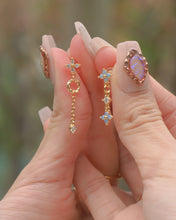 Load image into Gallery viewer, Petal - 18KGP Earrings
