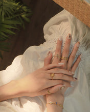 將圖片載入圖庫檢視器 Cave - Gold Ring