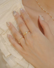 將圖片載入圖庫檢視器 November • Chrysanthemum - Birth Flower Ring