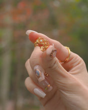 Load image into Gallery viewer, Floral - 18KGP Ear Cuff