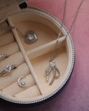 將圖片載入圖庫檢視器 LILY RIBBON - Silver Necklace