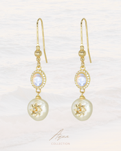 Load image into Gallery viewer, Ritual - 18KGP Pearl EarringsใBlue Glassใ