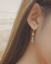 Load image into Gallery viewer, AURA KISS - Earrings