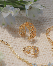 Load image into Gallery viewer, Floral - 18KGP Ear Cuff