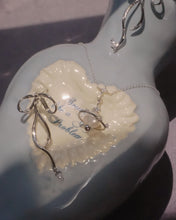 Load image into Gallery viewer, TWISTED - Silver Earrings