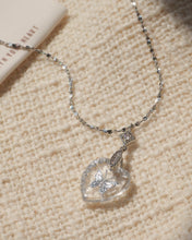 Load image into Gallery viewer, 【絕版!限量發售】【日本製琉璃】 BUTTERFLY - Silver Necklace *Waterproof