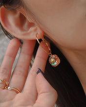 Load image into Gallery viewer, Amor 02 Hoops