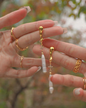 Load image into Gallery viewer, Pearl Poetry - 18KGP Earrings