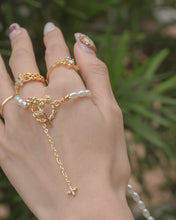 將圖片載入圖庫檢視器 Blossomy - Pearl Necklace