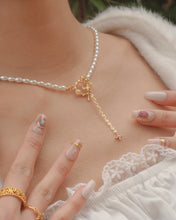 將圖片載入圖庫檢視器 Blossomy - Pearl Necklace