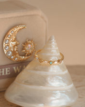 Load image into Gallery viewer, Radiant - CZ Ring