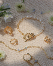 Load image into Gallery viewer, Blossomy - Toggle Bracelet