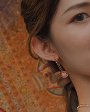Load image into Gallery viewer, Amor 01 Hoops