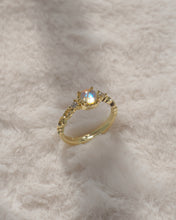Load image into Gallery viewer, Moonstone II - Ring
