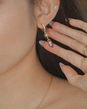 Load image into Gallery viewer, AURA KISS - Earrings