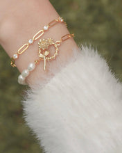 Load image into Gallery viewer, Blossomy - Toggle Bracelet