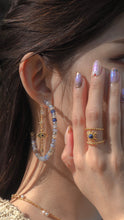 將圖片載入圖庫檢視器 Astro - 18KGP Crystal Beaded Hoop Earrings