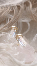 Load image into Gallery viewer, Insight - Clear Pillar Earrings
