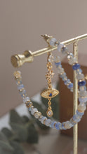 將圖片載入圖庫檢視器 Astro - 18KGP Crystal Beaded Hoop Earrings