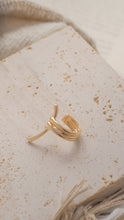 Load image into Gallery viewer, Knot - 18KGP Ear Cuff