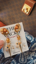 將圖片載入圖庫檢視器 VINTAGE BUTTON EARRINGS - INDIGO