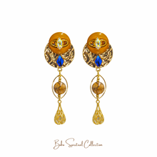 Load image into Gallery viewer, Vita - Vintage Button Earrings