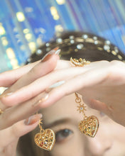 ๅฐๅ็่ผๅ
ฅๅๅบซๆชข่ฆๅจ Love at first sight - Heart Shaped Hoop Earrings
