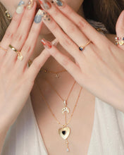 將圖片載入圖庫檢視器 Retro Heart in Black - Gold Titanium Steel Necklace *Waterproof