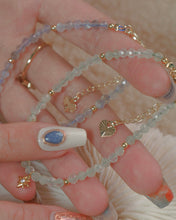 ๅฐๅ็่ผๅ
ฅๅๅบซๆชข่ฆๅจ Drizzly - Labradorite & Prehnite Crystal Bracelet