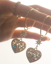 ๅฐๅ็่ผๅ
ฅๅๅบซๆชข่ฆๅจ Love at first sight - Heart Shaped Hoop Earrings