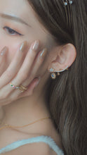 將圖片載入圖庫檢視器 Light Seeker - CZ Star Cuff Earrings