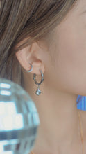 Load image into Gallery viewer, Singaling - Silver Hoops