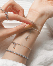 將圖片載入圖庫檢視器 Moon Chaser - 925 Silver Moonstone Bracelet