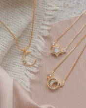 Load image into Gallery viewer, Luna Glow - Gold Vermeil Opal Moon Bracelet