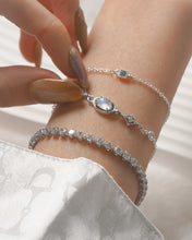 將圖片載入圖庫檢視器 Moon Chaser - 925 Silver Moonstone Bracelet